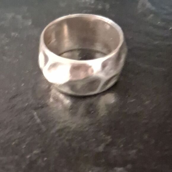 Sterling Silver Textured Ring Size 8? - Picture 2 of 7